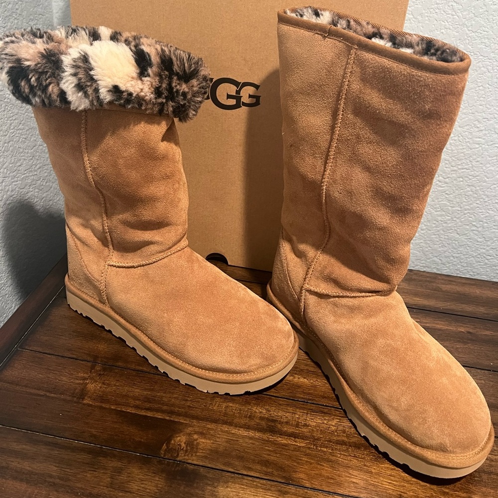 NIB UGG classic tall boots tanw/leopard  sz 8
